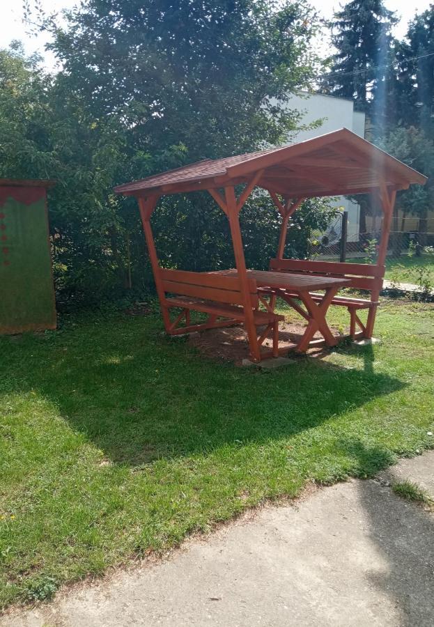 Fuesti Fecske Apartman Hajdúszoboszló Exterior foto